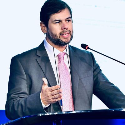 Dr. Vinicius Carrera | Oncologista