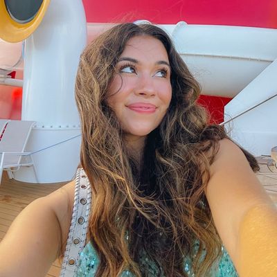 emily nelson 💓🫧🌈✨