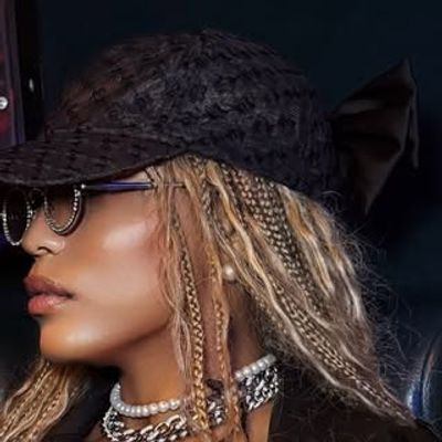 Christina “Chrissi” Leigh, LSW| LA Influencer & Content Creator