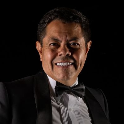 John Barreto, M.D. | Lipoescultura Suave brisa