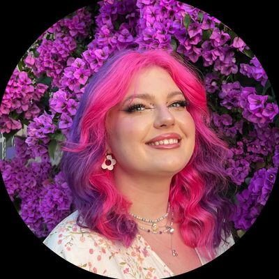 Julia ✦ Przedsiębiorczyni ✦ Edukatorka ✦ Brand & Web Designer