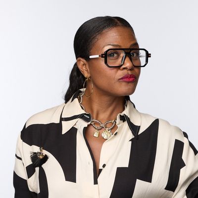 Brand & Marketing Strategist for Founders | Human-First AI