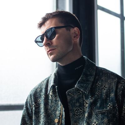 Tobias Jones (TJ)