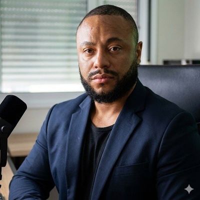 Junior Lima | Professor de Inglês