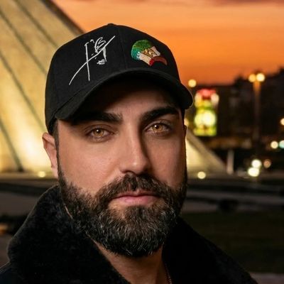 با هم پشت ما کوهه نمی‌ترسیم نمی اُفتیم نمی بازیم