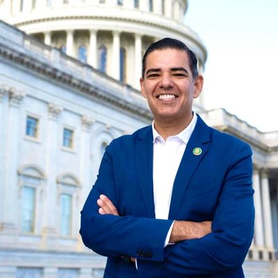Congressman Robert Garcia