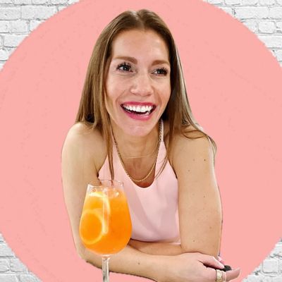 Katie Nessel | Sober𝘪𝘴𝘩 Mom