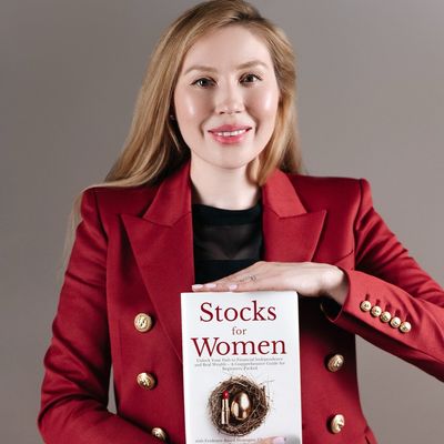 Liliya Strong - Investing Educator