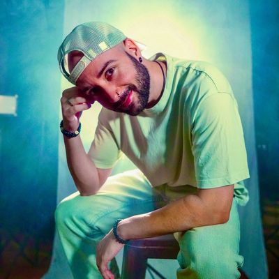 𝗧𝗶𝗸𝗮𝗻 ♪ Artista, Productor, Técnico, Filmmaker